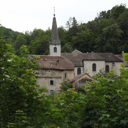 Gite La Petite Ecluse En Bord De Loue Lods Exteriér fotografie