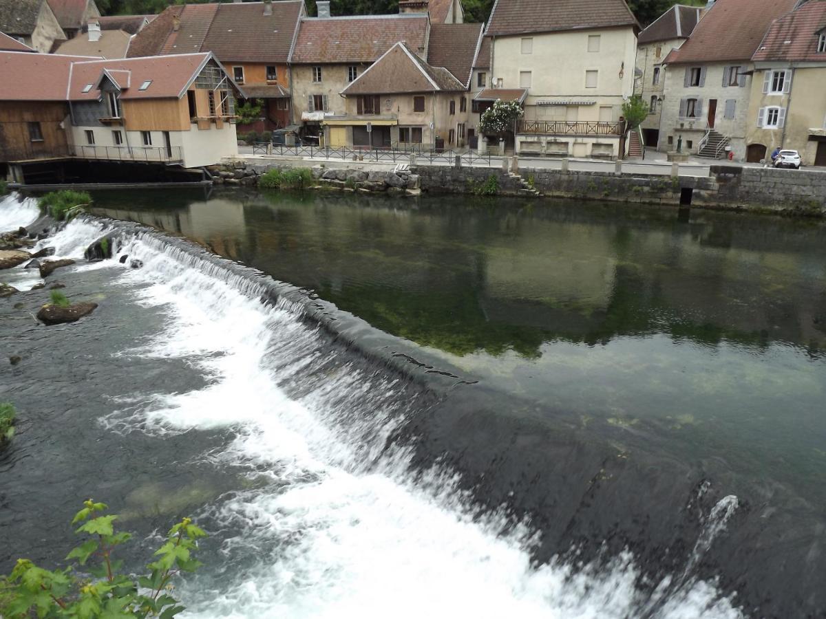 Gite La Petite Ecluse En Bord De Loue Lods Exteriér fotografie