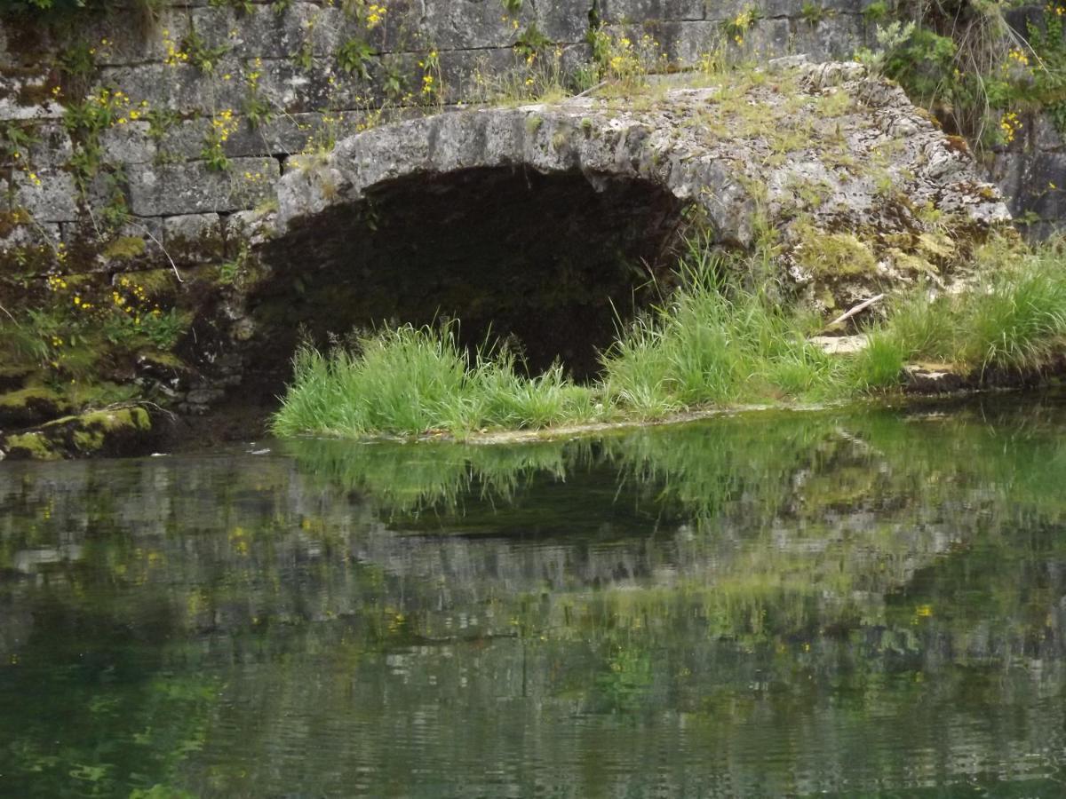 Gite La Petite Ecluse En Bord De Loue Lods Exteriér fotografie