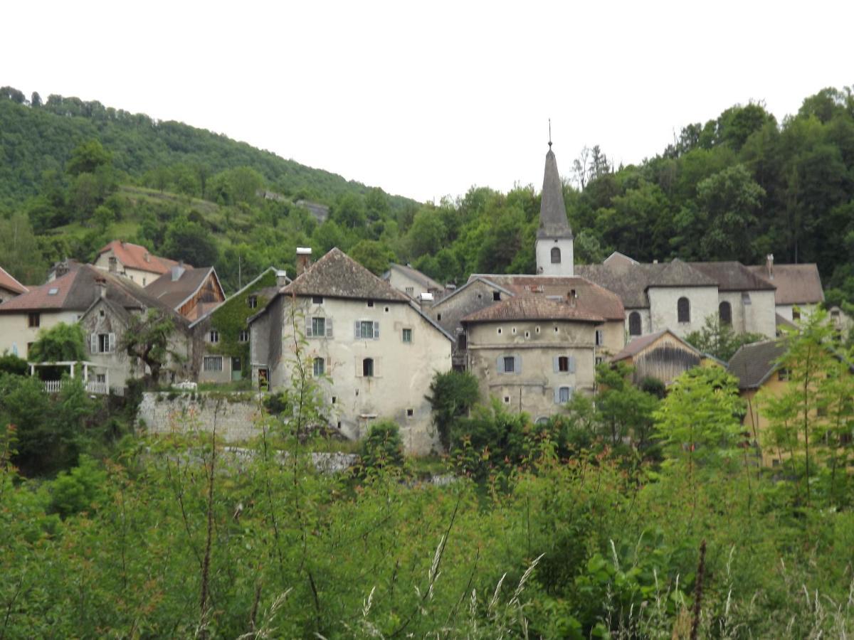 Gite La Petite Ecluse En Bord De Loue Lods Exteriér fotografie